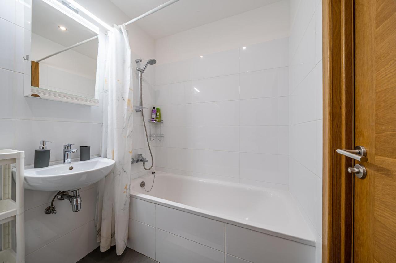 Grizinkalns Residence With Free Parking Riga Esterno foto